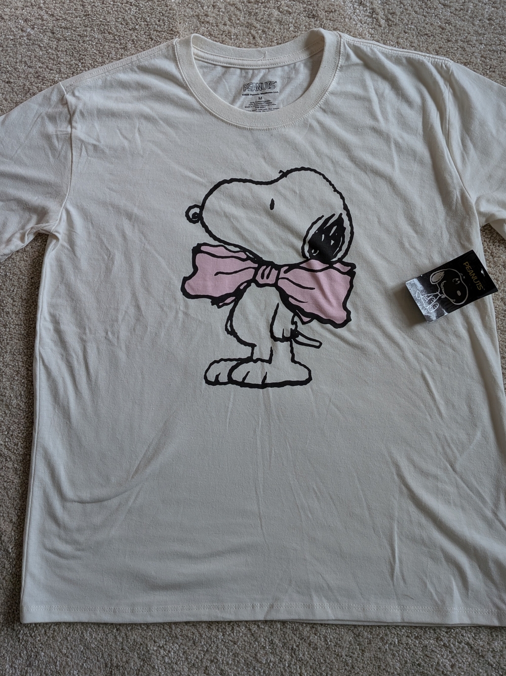 NWT Snoopy with Pink Bow T‑Shirt in Cream - Sz M